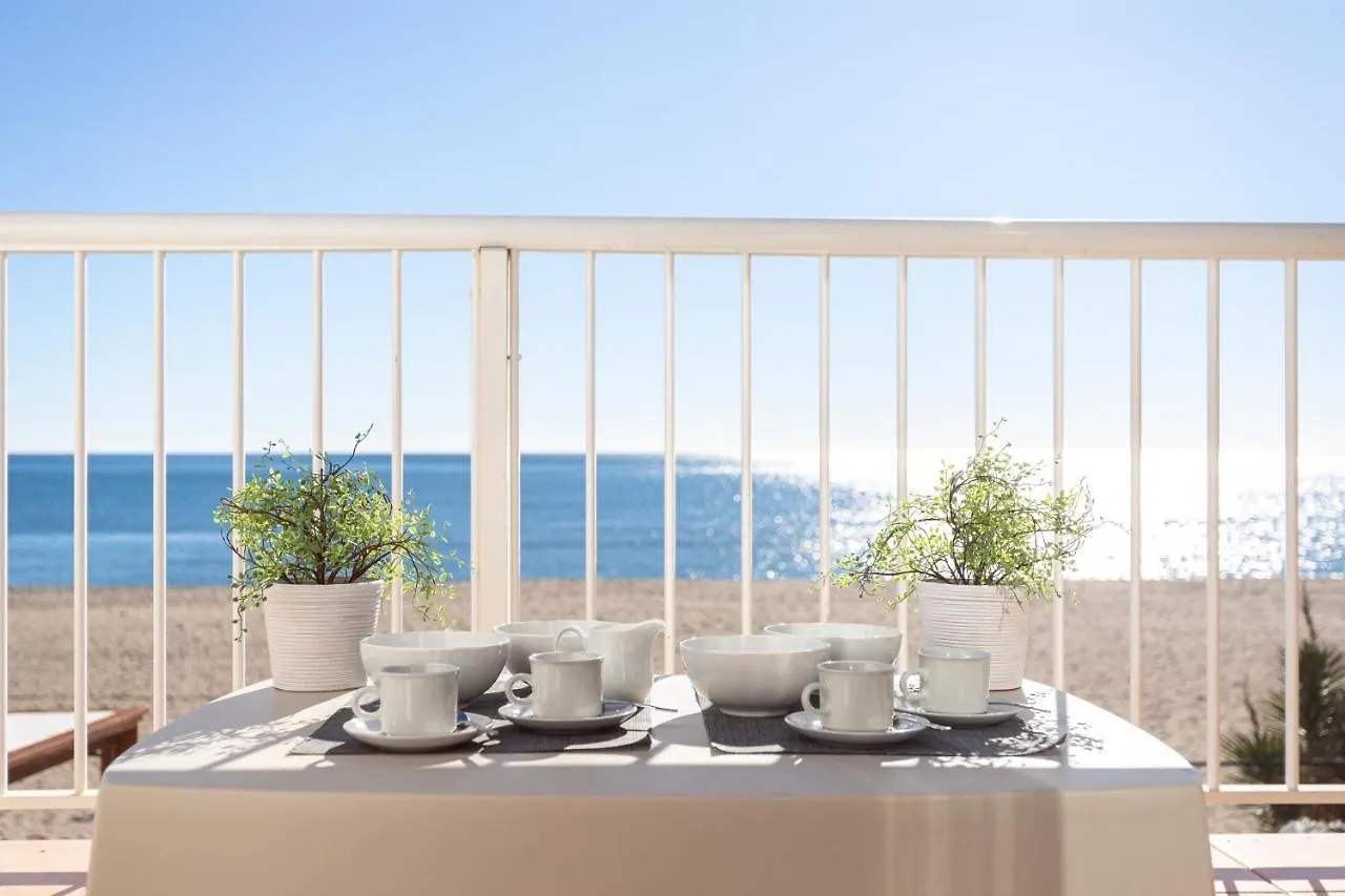 Higueron Rental Playa Apartamento ベナルマデナ アパート